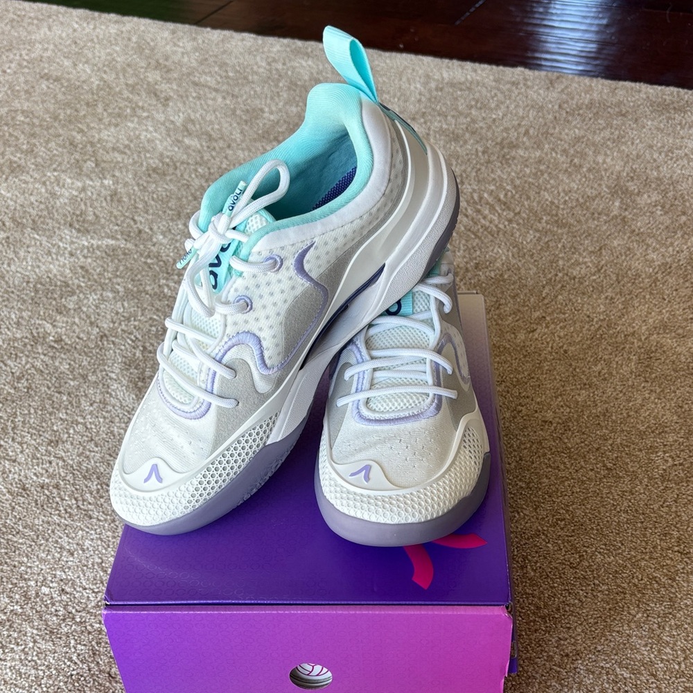 Women's Volleyball Shoes - White and Purple Heather - Picture 4 of 5